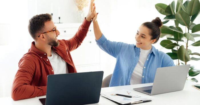 社会人が出会いを増やす方法とは？おすすめの出会いスポットも紹介